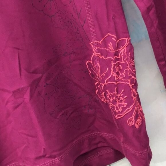 L.L. Bean Woman’s Athletics Shirt XS Emboirderd hoodie Pink Polyester Spandex - Picture 2 of 12